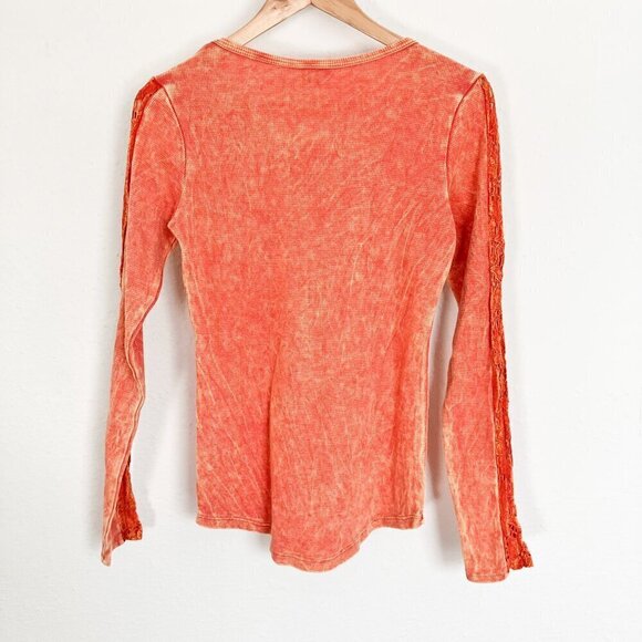 Buckle Daytrip Mineral Wash Thermal Distressed Long Sleeve Top - Picture 8 of 10